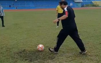 Turnamen Sepak Bola Fourpeo Veteran U-40 Resmi Dibuka Prof Safarudin Dengan Tendagan Bola Pertama