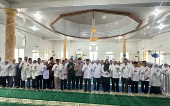Hadiri Ramah Tamah Jamaah Calon Haji, Bupati Riza Pesan: Persiapkan Diri Sebaik-Baiknya