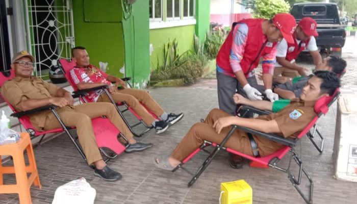 Aksi Donor Darah PMI Berakhir di BAKESBANGPOL, Antusiasme OPD Tinggi 