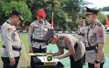 Upacara Sertijab di Polres Basel, Kapolres Sampaikan Pesan Adaptasi dan Dedikasi