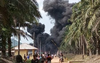 Pulau Lepar Pongok Memanas, Massa Bakar Kantor dan Mobil PT SNS