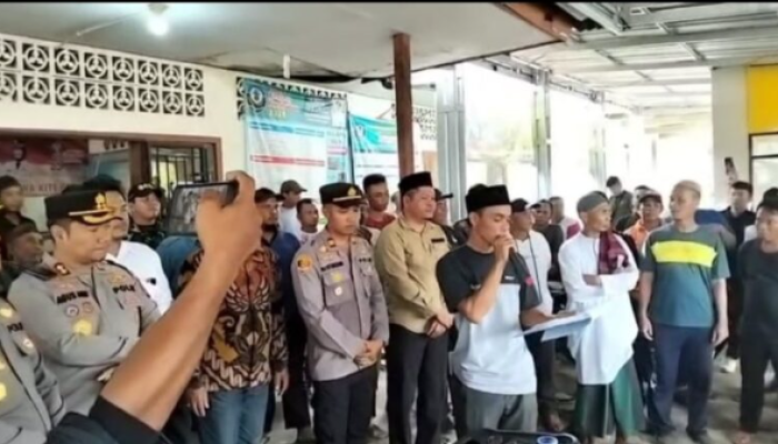 Ratusan Masyarakat Desa Pergam Datangi Kantor Desa, Protes Dugaan Mafia Tanah