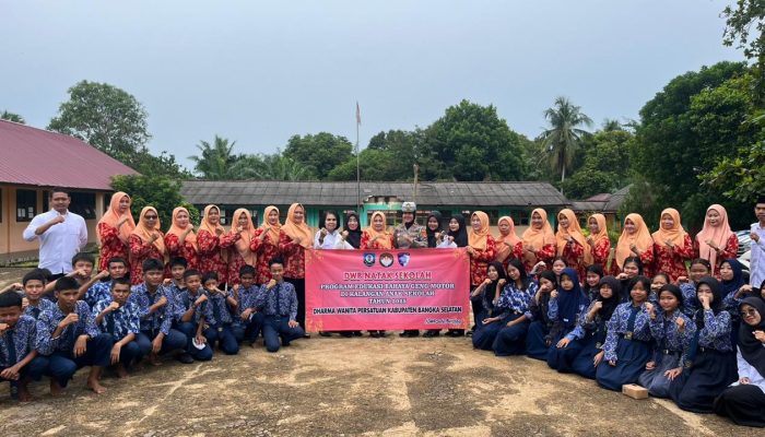 Kasat Lantas Polres Basel Beri Edukasi Bahaya Geng Motor kepada Pelajar SMP PGRI Toboali