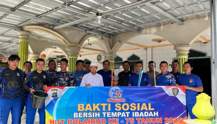 Sat Polairud Polres Basel Gelar Bakti Sosial, Masjid Nurul Iman Desa Gadung Disulap Lebih Bersih